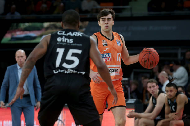 令现场观众 令现场观众